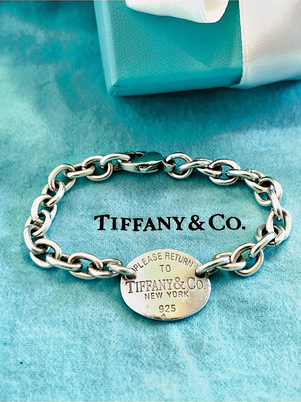 Tiffany & Co. Return to Tiffany Oval Tag Chain Bracelet. Silver